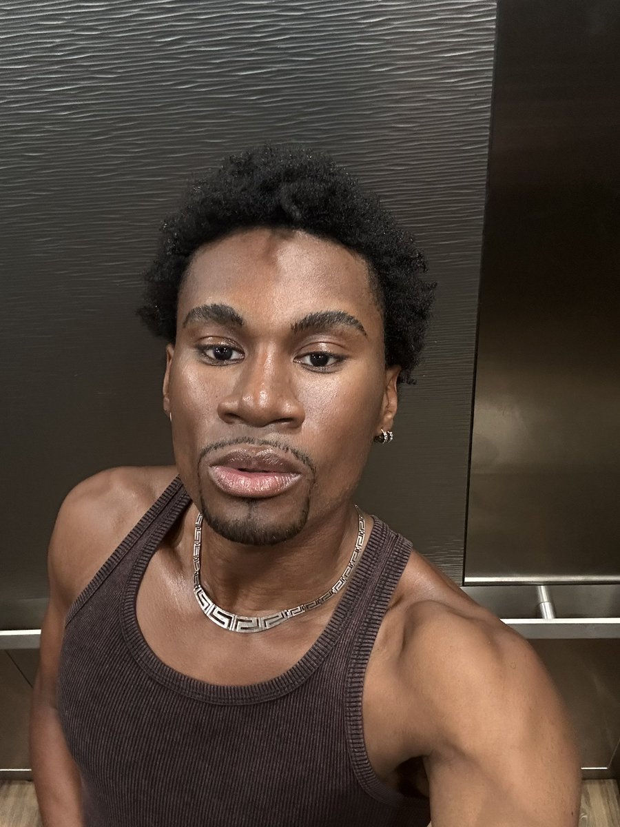 tyrvse's tweet photo. scrolling through the camera roll https://t.co/TdROjQLLiL