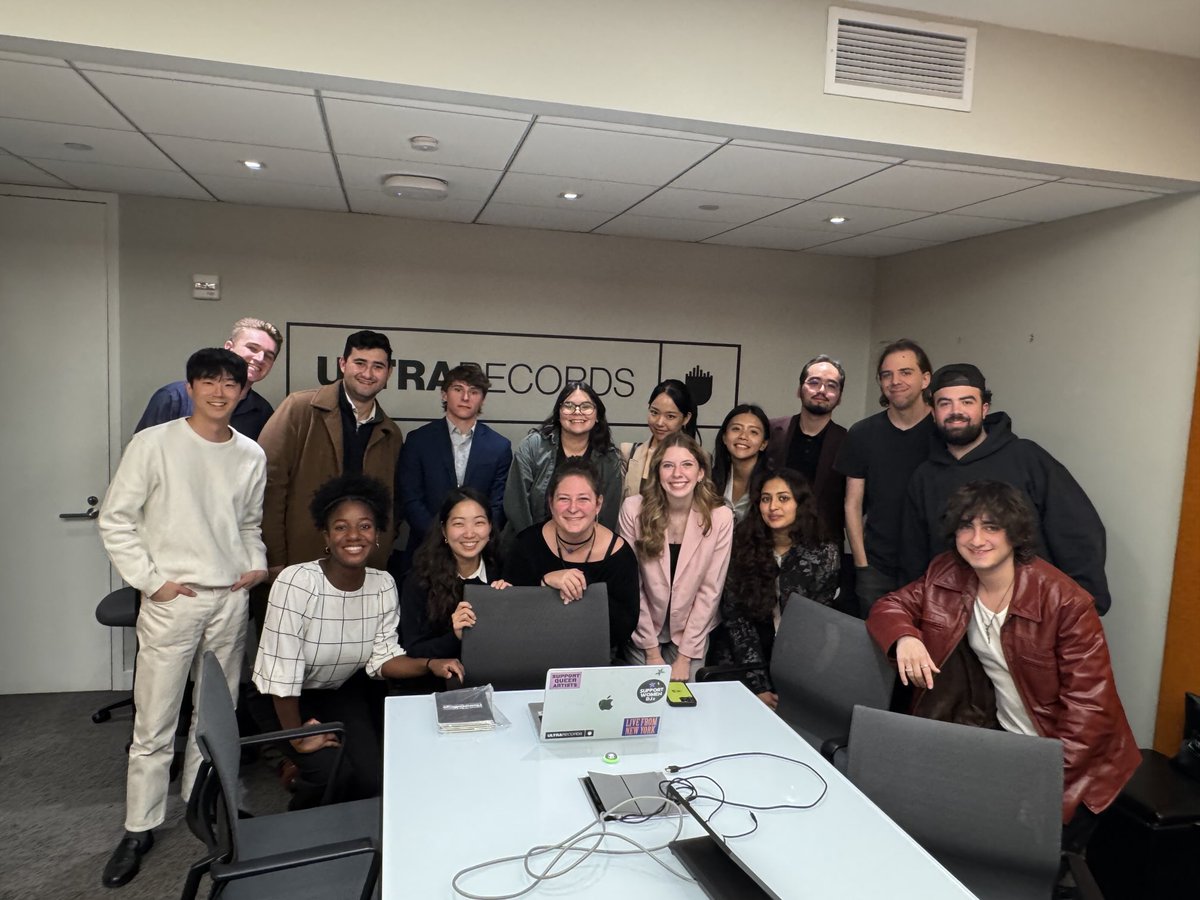 Dtg13Green's tweet image. ⁦@meimprogram⁩ students visiting ⁦@ultrarecords⁩ ⁦@sonymusic⁩ for Network NY ⁦@HeinzCollege⁩