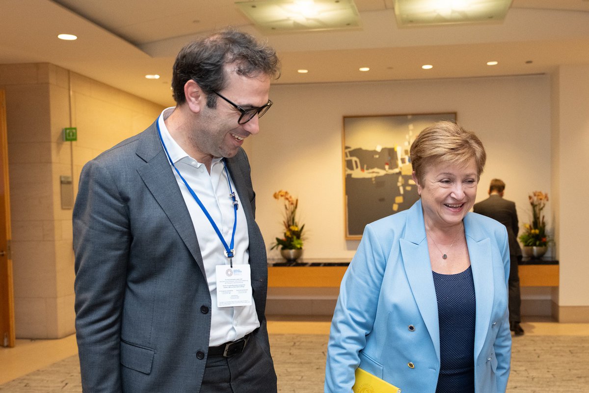 Good to see 🇪🇸 Spain Minister of Economy <a href="/carlos_cuerpo/">Carlos Cuerpo</a> at the #IMFMeetings. I appreciate his insights on the challenges facing the global economy, their impact on Europe’s growth prospects, and the policies needed to boost regional productivity.