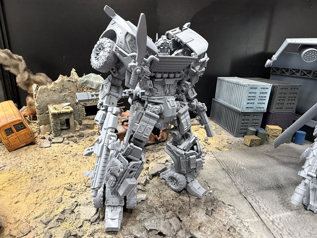TF_pr's tweet image. TRANSFORMERS
NEW SERIES
━━━━━━━━━━━━━━━━━━━━━━━━
◥◣TRANSFORMERS OVERGEAR◢◤
OG-01 アイアンハイド
OG-02 ブラックアウト
第63回全日本模型ホビーショーのT-SPARKブースにてグレーサンプルを展示中!
全日本模型ホビーショーの詳細はこちら↓…