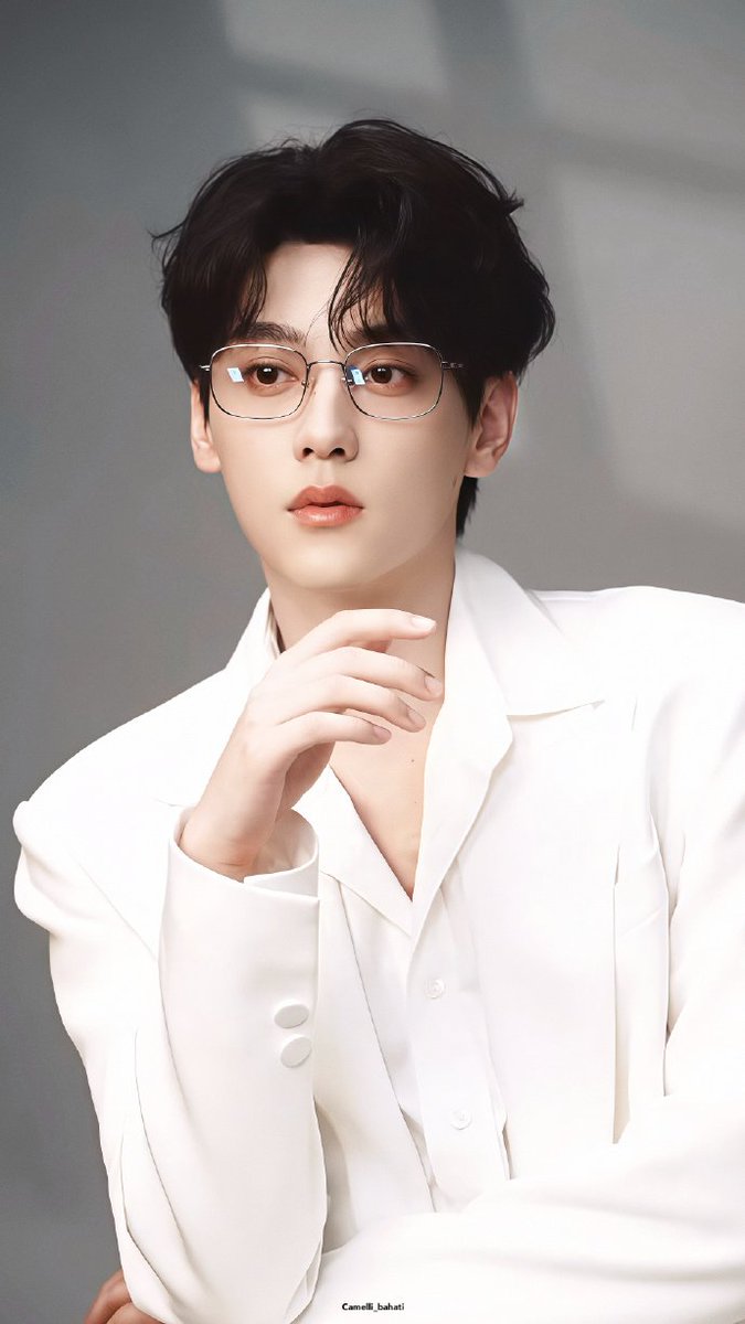 田栩宁太适合眼镜商务了，所有款式上脸都好看！⚡

#田栩宁   #TuanXuning