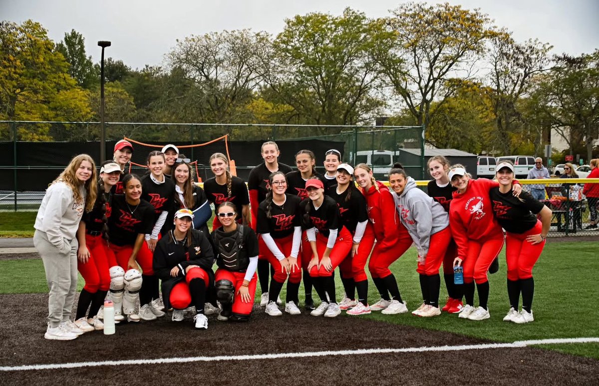 kcolangelo2025's tweet photo. ❤️🖤💪🥎 #ChestnutHillSoftball https://t.co/lgZ0DYIbmk