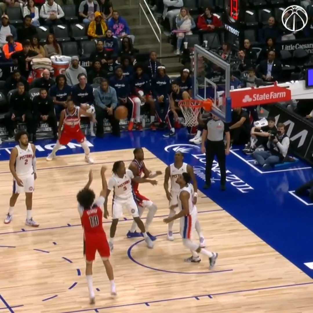 13 points for Kyshawn so far tonight 👀 