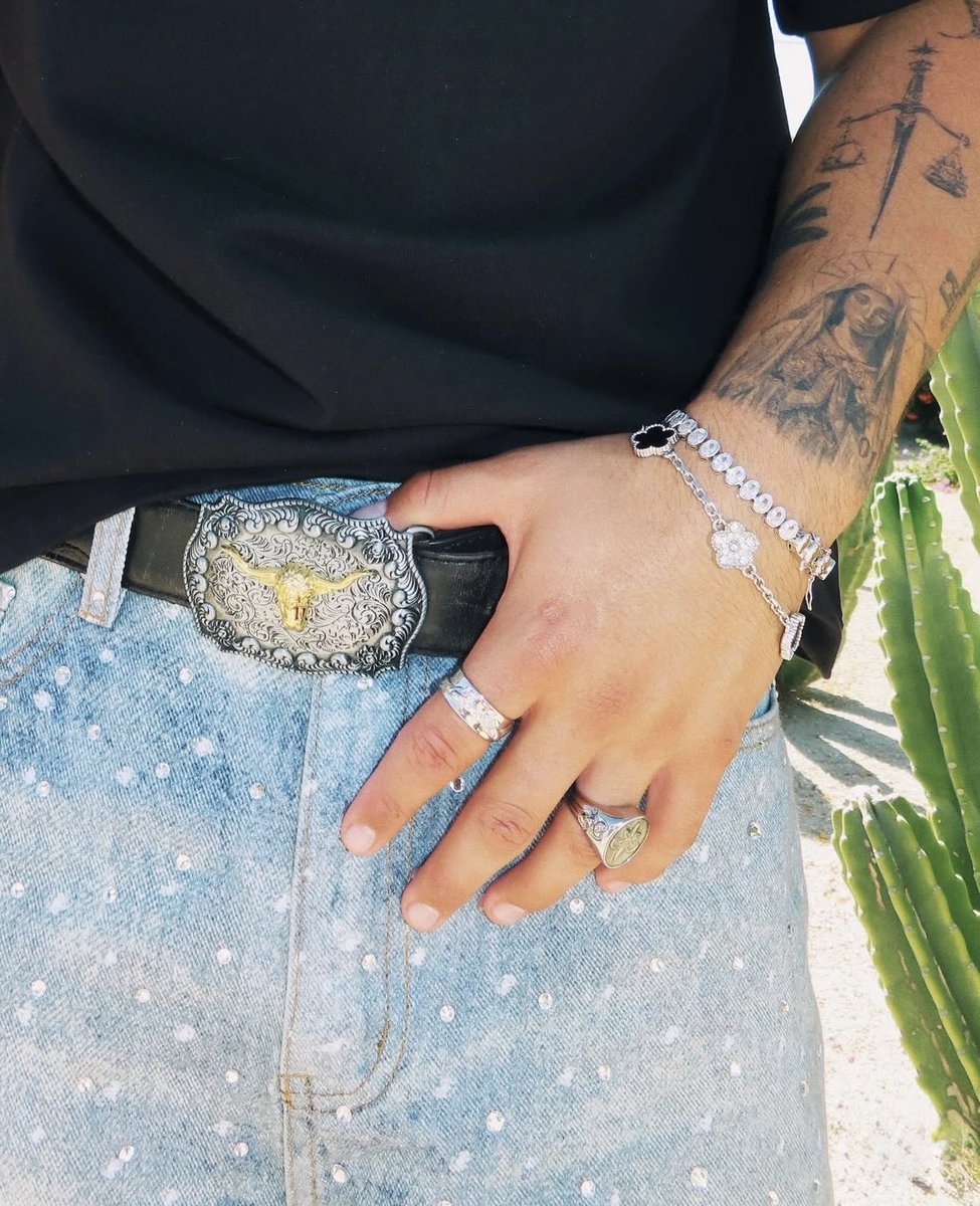 mateoxvasquez's tweet image. 𝚖𝚊𝚝𝚎𝚘 𝚐𝚊𝚛𝚌𝚒𝚊 𝚟𝚊𝚜𝚚𝚞𝚎𝚣

→ ɴᴇᴘᴏ ʙᴀʙʏ ᴀᴋᴀ ʀɪᴄʜ ʙɪᴛᴄʜ
→ sᴏɴ ᴏғ ғᴀᴍᴏᴜs ᴍᴏᴅᴇʟ ᴀɴᴅ ᴍᴏᴠɪᴇ ᴅɪʀᴇᴄᴛᴏʀ
→ ꜱᴏᴄɪᴀʟ ᴍᴇᴅɪᴀ ɪɴꜰʟᴜᴇɴᴄᴇʀ
→ ᴄᴏʟʟᴇɢᴇ ᴅʀᴏᴘ ᴏᴜᴛ

ғᴜᴄᴋ ᴍᴇ. ᴍs/ᴍᴠ. ⟳ #𝙼𝚘𝚛𝚗𝚒𝚗𝚐𝙲𝚊𝚕𝚕𝚜