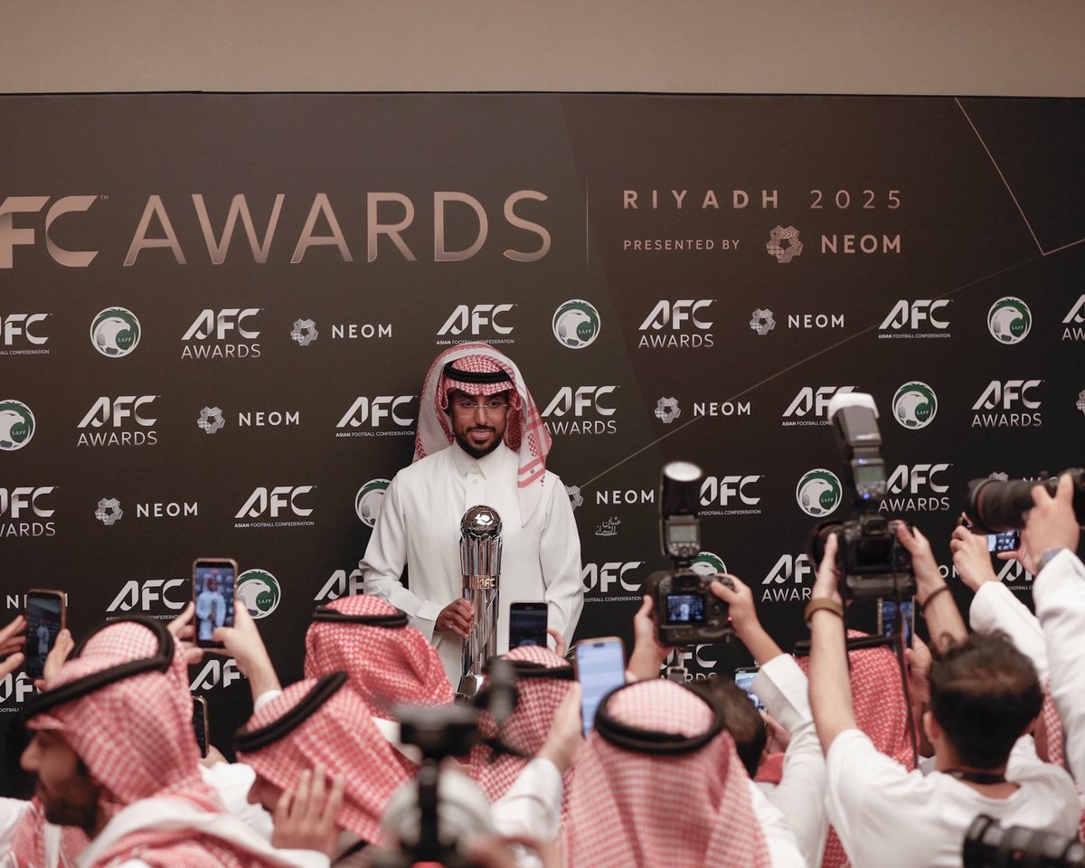 مستحقه يالافضل 
مستحقه وبكل جداره 
سالم اليوم حقق  
افضل لاعب اسيوي 
وحط رجله بحلق كل مشكك فيه 
اعظم من لمس الكرة في تاريخ السعودية واسيا 
سالم محمد شافي الدوسري 🇸🇦🤍💙

 #افضل_لاعب_في_اسيا