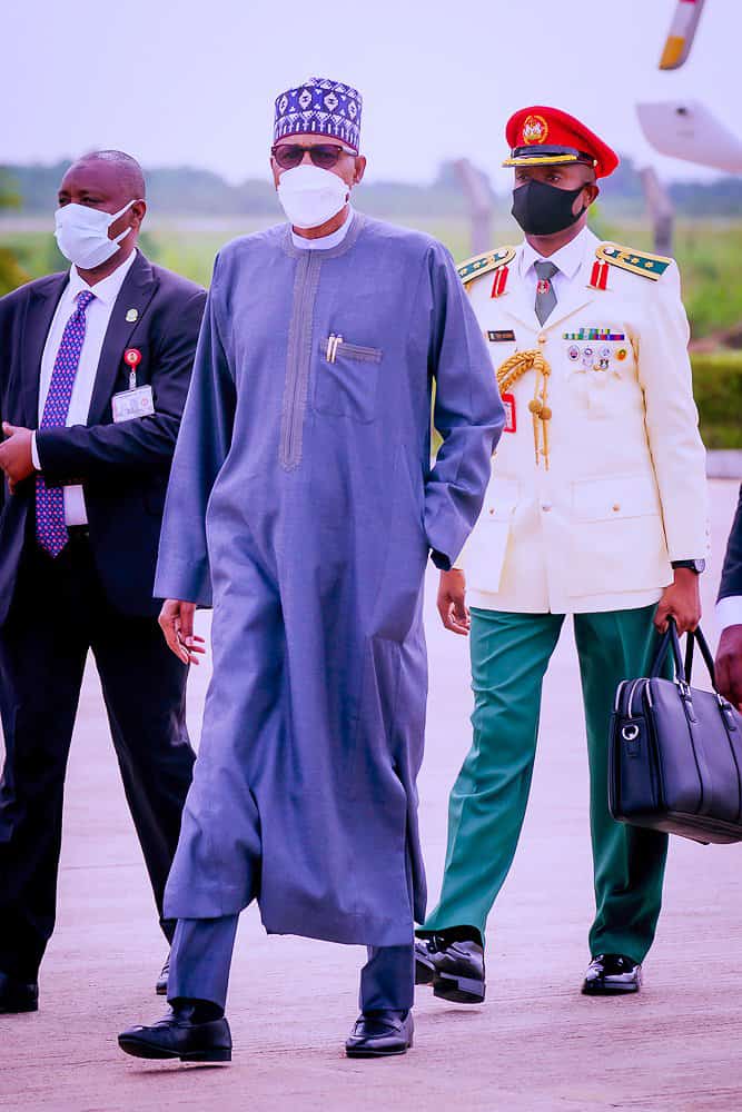 LukmanHorpe's tweet image. Buhari died
Buharism lives forever. ❤️❤️

Una go send my tweet to whatsapp group tire oo 🤣🤣🤣
Una papa 🤡🤡🤡