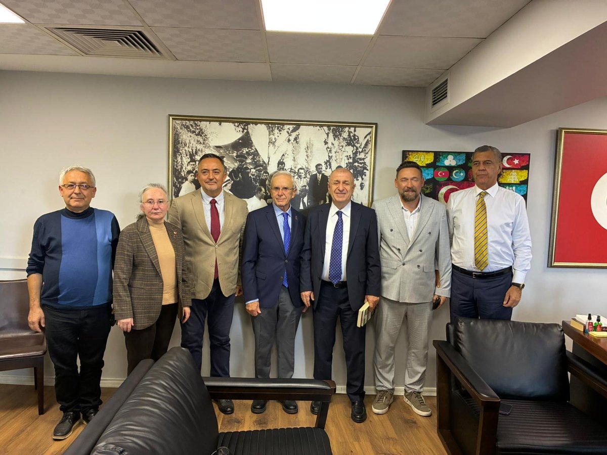 FerruhOzkan57's tweet photo. RUMELİ STRATEJİK ARAŞTIRMALAR MERKEZİ
(#RUBASAM) GENEL BAŞKANI 
Sayın #SÜHEYLÇOBANOĞLU ve Yönetim  Kurulu Üyeleri ile birlikte #ZaferPartisi İstanbul il Başkanlığında Genel Başkanımız tarafından kabul edildiler.
https://t.co/MbR752sJ3i
@umitozdag @O_PEHLIVANOGLU 
@cezmi_polat https://t.co/Ht7G82FpVW