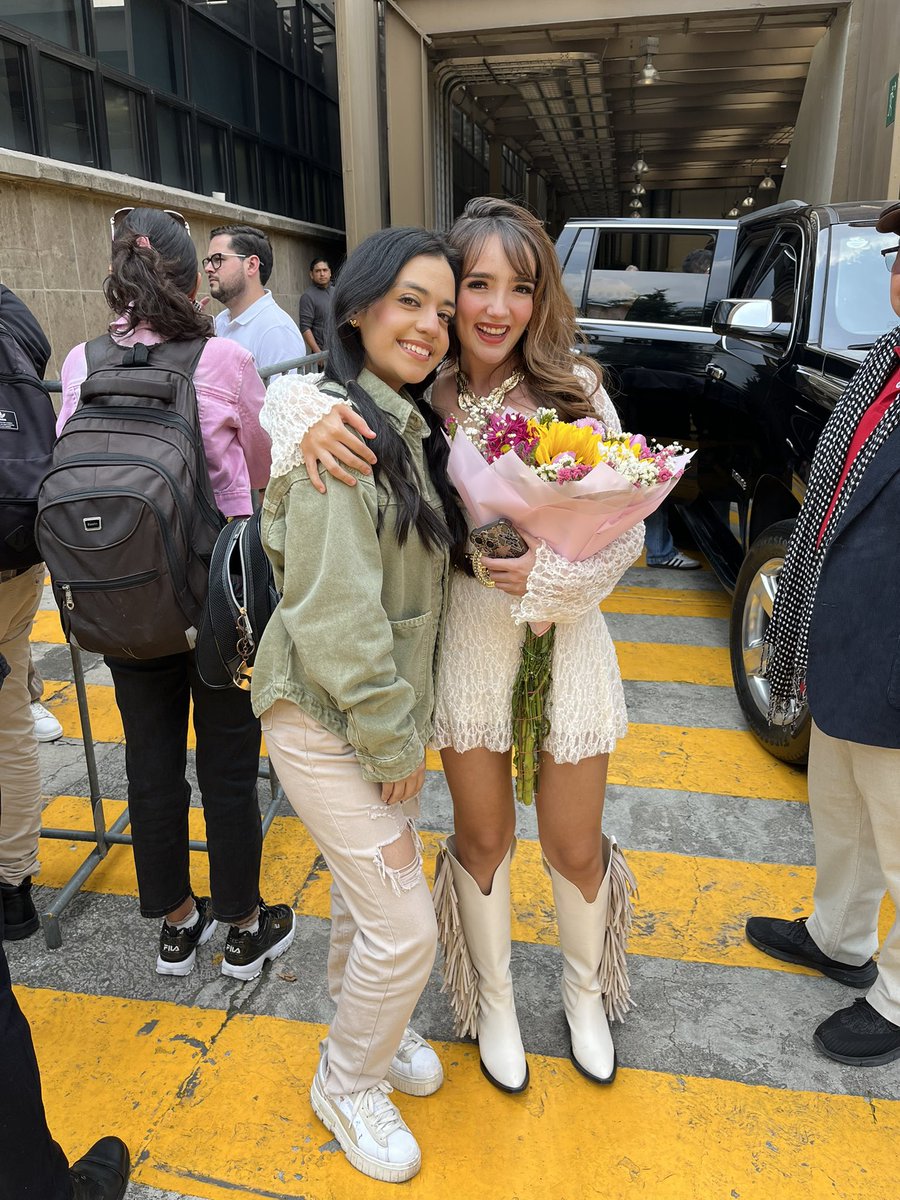ginaahamilton's tweet photo. Te quiero mucho! 🥺🩷.  Gracias por tu tiempo!!
@ElaineHaroMusic 

ALDAINE FT LALALOVEYOU
        ElAINE FT LA LA LOVE YOU https://t.co/xgXV7BPOwQ