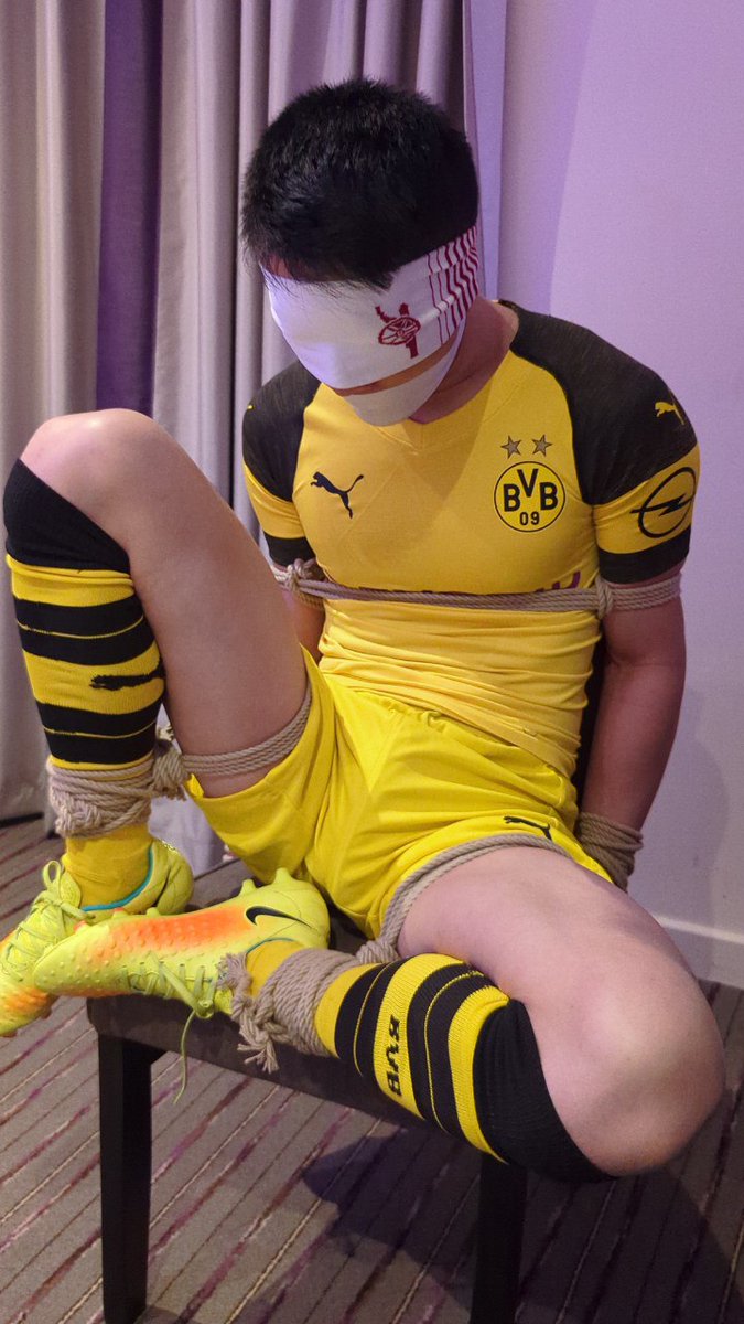 boundguysuk's tweet photo. Pretty inactive for a keen football star 😏 https://t.co/uFw4y2zGW1