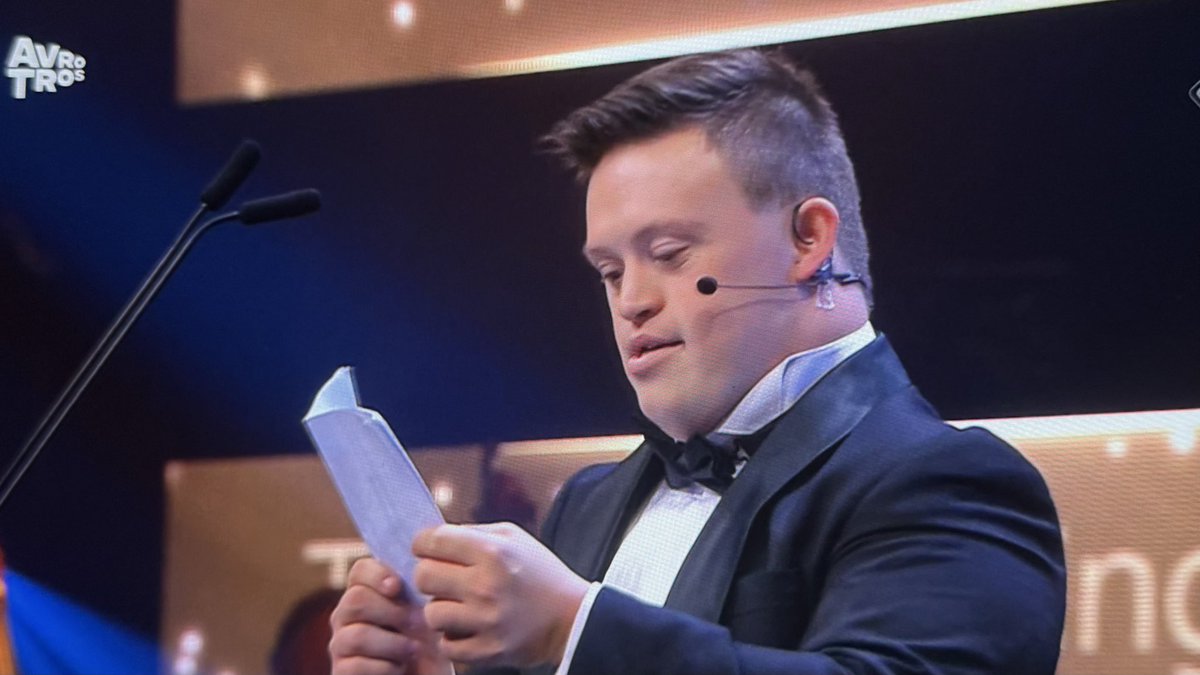 BVG87's tweet image. Het is je gegund @TvanGroningen ! Gefeliciteerd! 

#televizierring
#vandaaginside