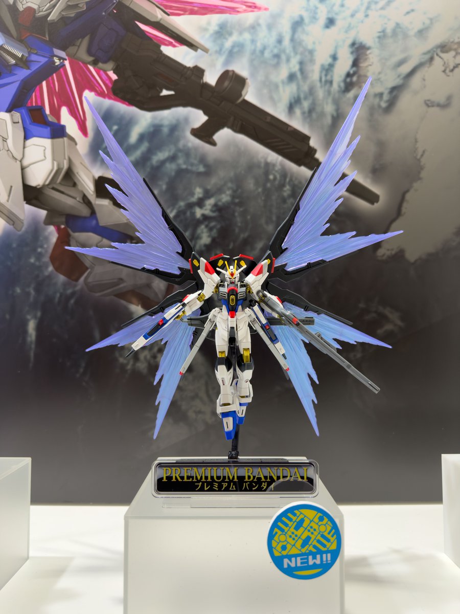 【#全日本模型ホビーショー 初展示✨】

「ガンダムSEED FREEDOM」より、
「HG 1/144 ストライクフリーダムガンダム弐式&amp;
　光の翼エフェクトセット」を展示中！

詳細は後日、プレミアムバンダイ内の
ホビーオンラインショップにて公開予定。
今後の情報をお待ちください。

#ガンプラ #プラモデル
