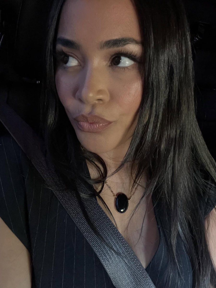 Lauren L Sources tweet media