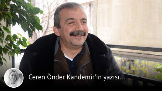 ✍️Ceren Önder Kandemir:

🔴Babamın terekesi

📌 Abiler ablalar, siz ne istiyorsunuz? İyi Parti milletvekilleri, Zafer Partililer, Muharrem İnceler; siz ne istiyorsunuz? Bakıyorum, yaşlı başlı insanlarsınız. Sonradan hapsedilme riskini, babamın arabasına yerleştirilen düzenek gibi
