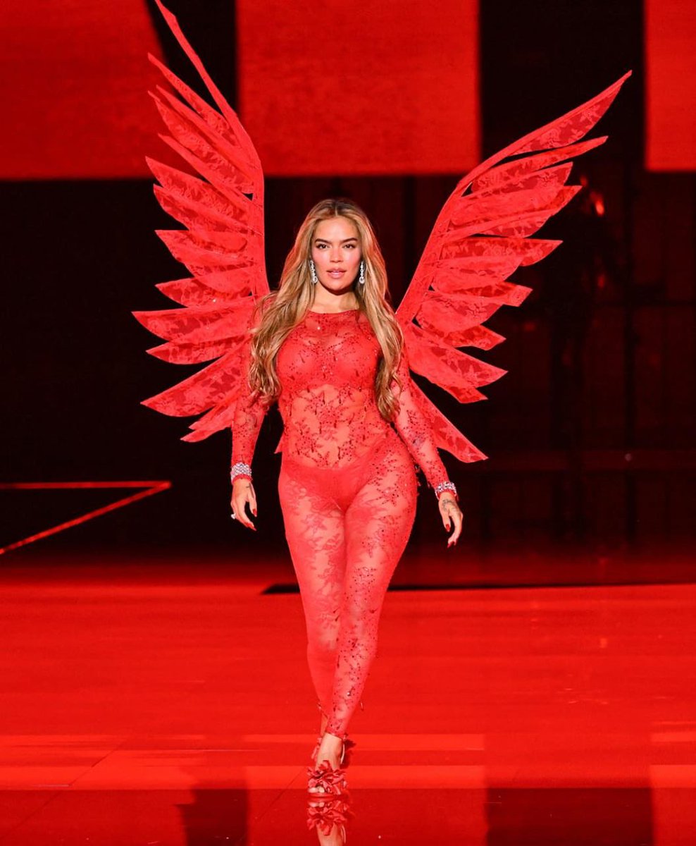 karol g as an angel at the victoria's secret fashion show✨