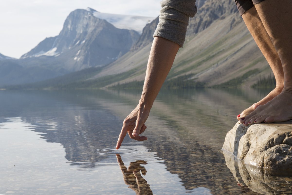 1/3 One year ago, yesterday, the Government of #Canada made a historic leap in protecting its most precious resource – #freshwater. 💧