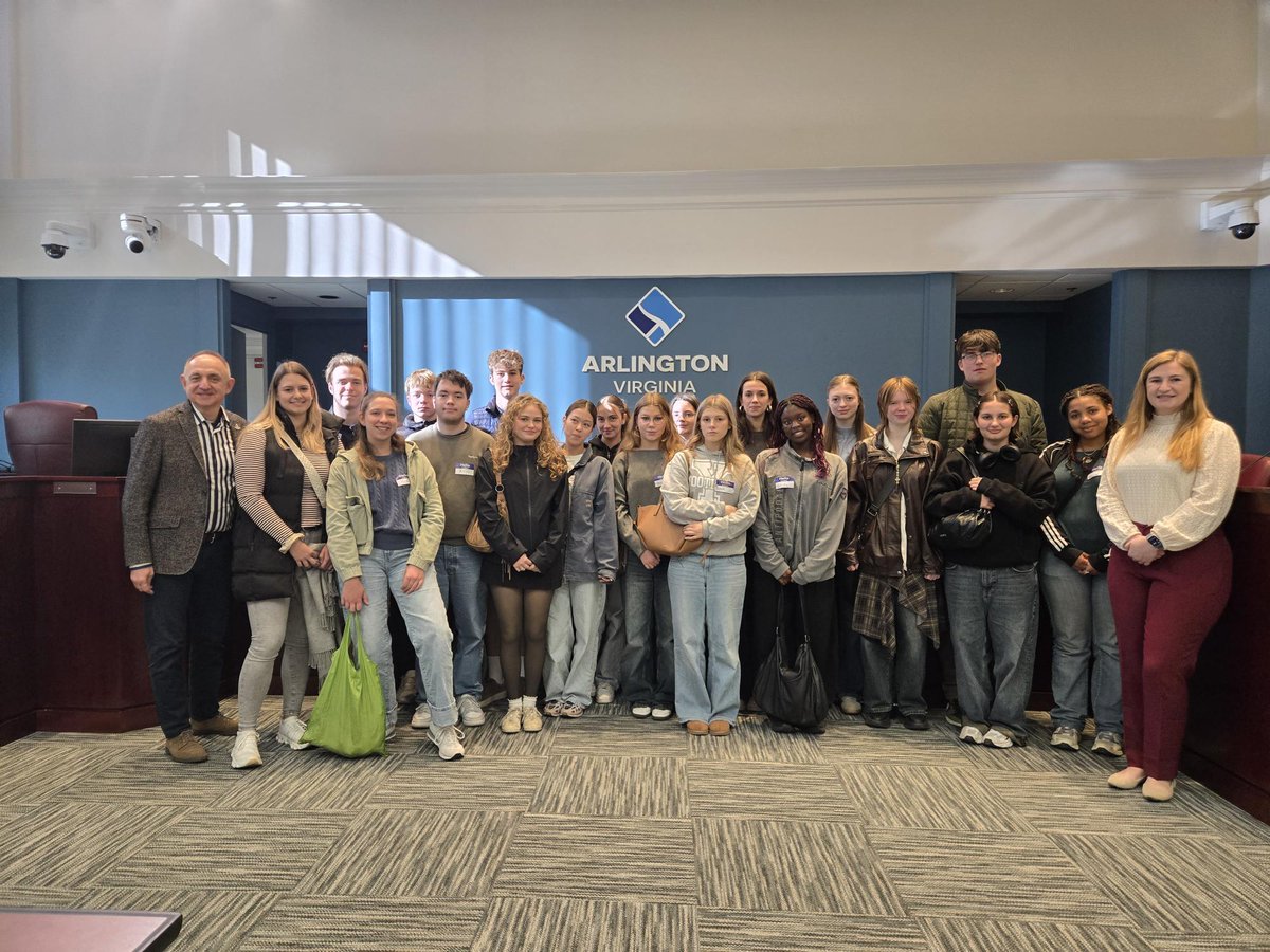 Thank you to the Arlington Sister City Association and chaperones for coordinating today’s visit. Chair Takis Karantonis and Board Member Maureen Coffey hosted 17 Aachen students for breakfast to discuss local government and favorite Arlington landmarks.