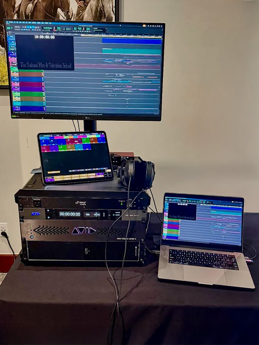 AvidProTools's tweet photo. 😍 Pro Tools + Sync X + MTRX II + Avid Control
📷 Gil Gowing
▶️ https://t.co/RbBCgOTh7W
 
#syncx #mtrx2 #avidcontrol #eucon #musicproduction #daw #avidprotools #protools #avid #avidcreator https://t.co/s9YyHO8DyX