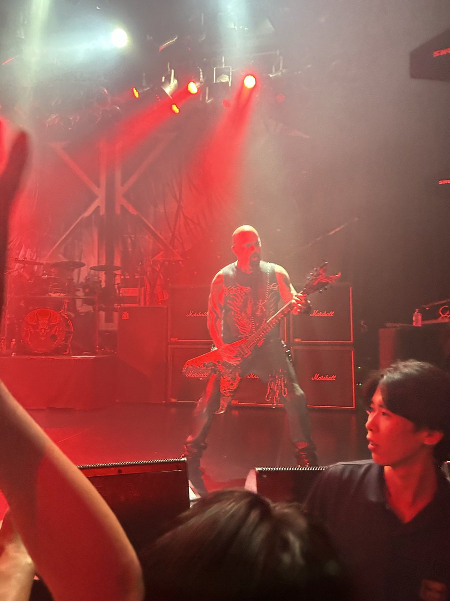 te_tsu082116's tweet image. KERRY KING最高でした✨
こんな直近で観れるとは、、、😭
正面すぎてボーカルの声が入ってこないくらい笑
Marshallアンプ恐るべしでした‼️
 #KERRYKING 
 #inOSAKa 
 #BIGCAT