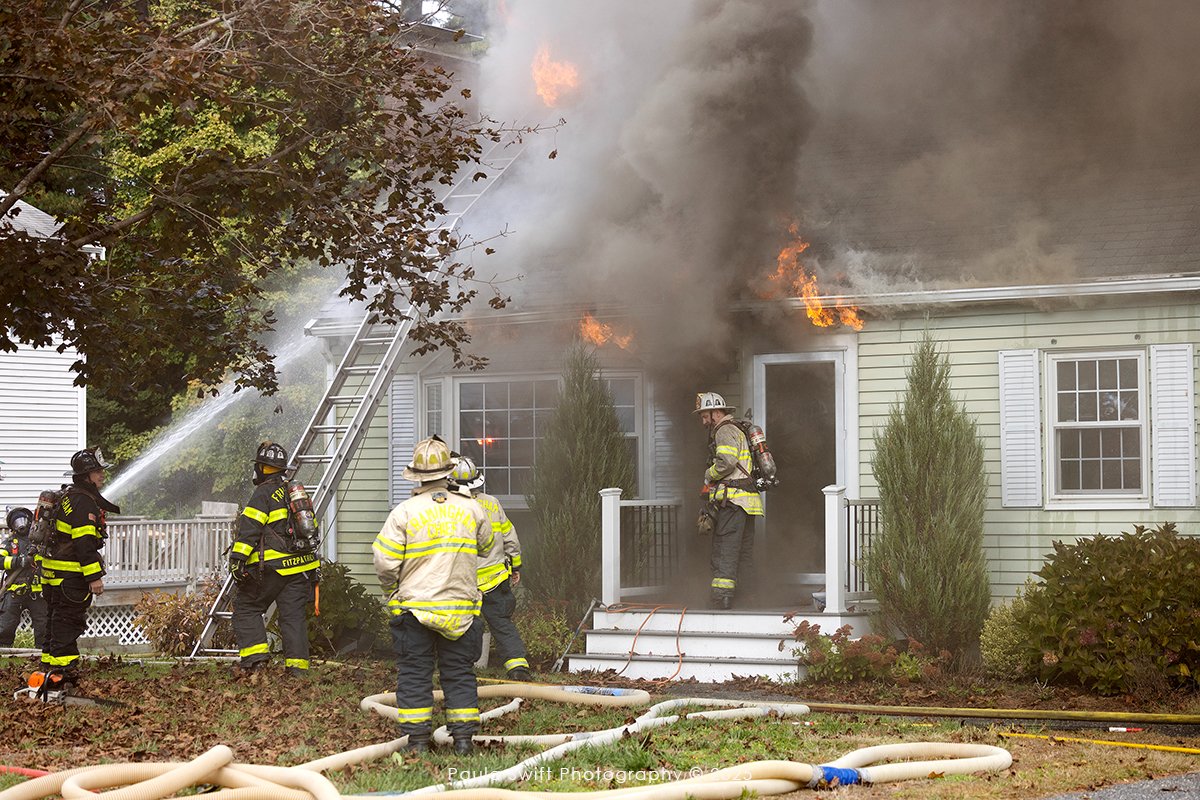 FraminghamFire's tweet photo. More photos of our crews on scene at yesterday's working fire on Audrea Rd. As always, we're grateful for the help from our public safety &amp; mutual aid partners: @FraminghamPD, @DPWFramingham,  @Sudbury_Fire &amp; @WaylandFire.
📸: Photos courtesy of Paula Swift Photography, Inc. https://t.co/4SAQejQVQH