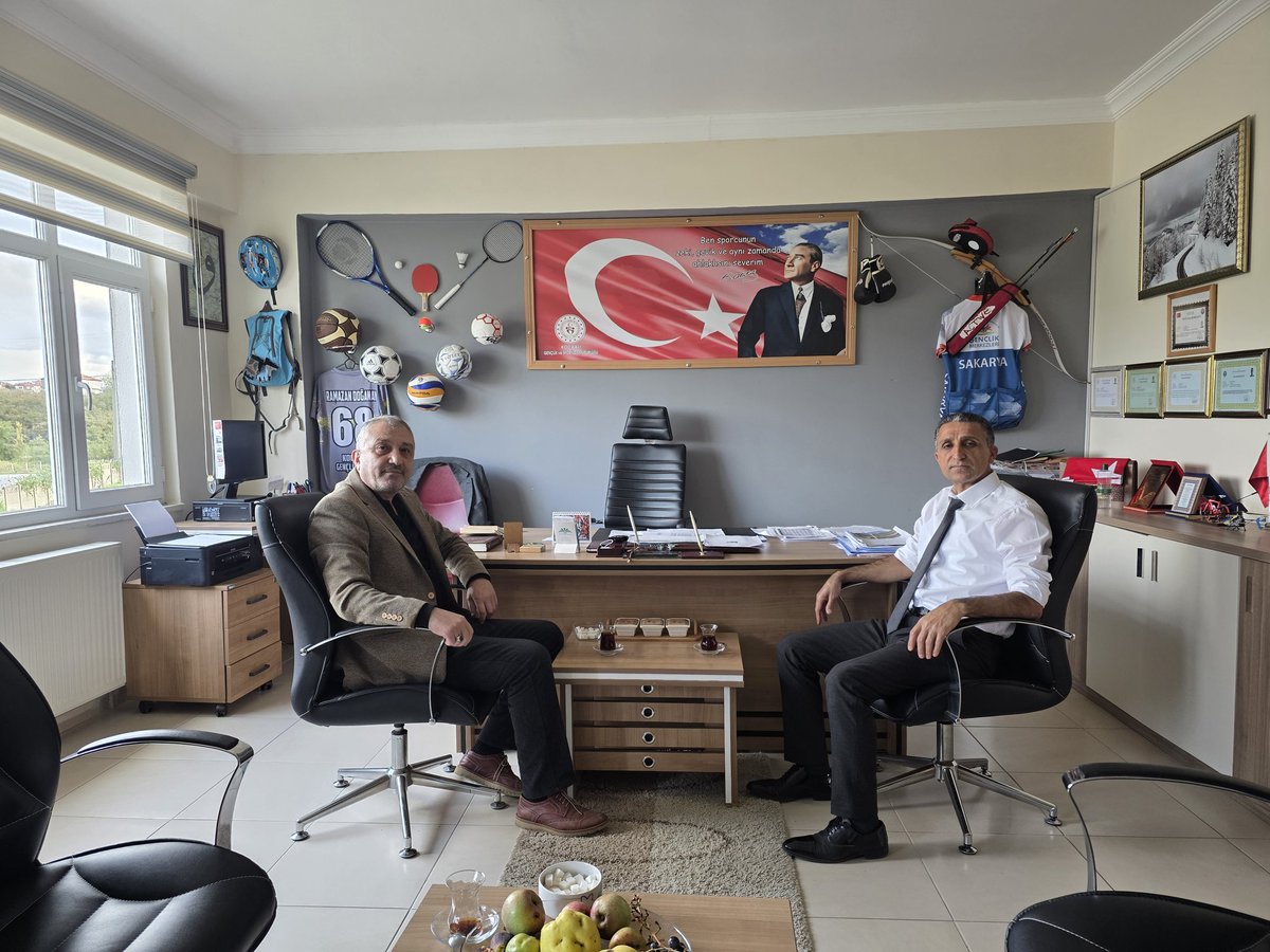 Çok kıymetli annesini Dârü'l-âhire yolcu eden ilçe spor müdürümüz sn Ramazan Doğanay ı ziyaret ederek taziyelerimizi ilettik. Allah sevgili teyzemize rahmeti ile muamele eylesin mekanı cennet olsun Rabbim tüm yakınlarına sabrı Cemil Ecri cezil ihsan eylesin .