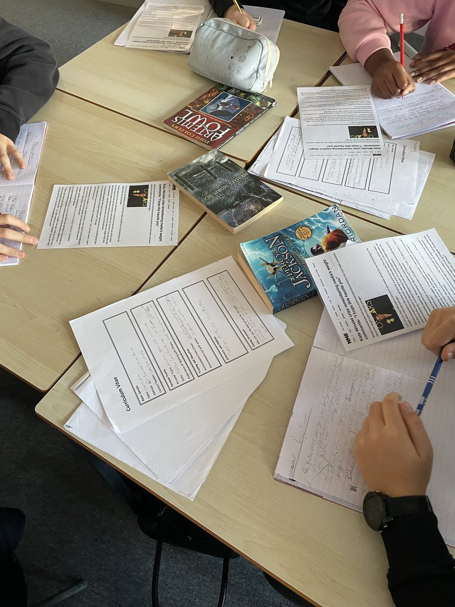 MrsMoroneyEng's tweet photo. S3 pupils have been looking at the power of the press whilst studying Looking for JJ. They’ve looked at the phone hacking scandal, the treatment of Caroline Flack, Britney Spears, and others. A great conversation generator! 🗣️ #presspower https://t.co/zUg8syn2zA