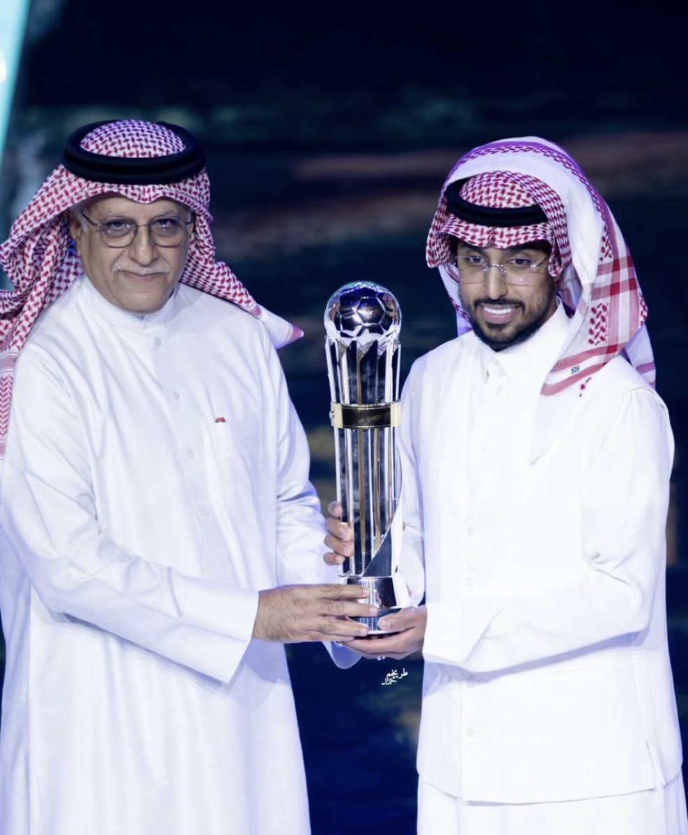 يستاهل الاسطورة سالم محمد الدوسري للمره الثانية على التوالي🤩🤩🤩