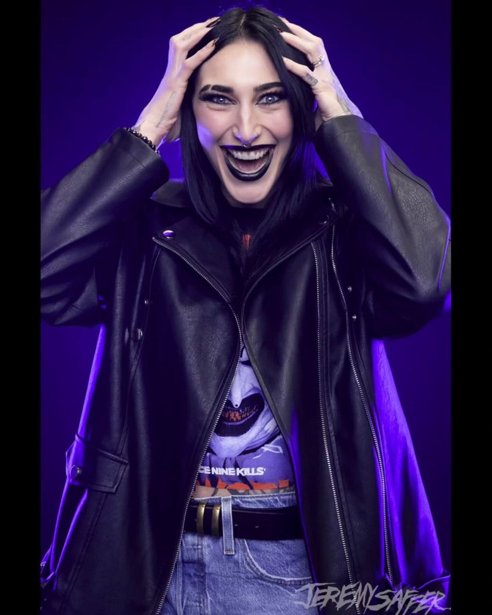 AMari552's tweet photo. Amazing Photoshoot in @SilverScreamCon of @RheaRipley_WWE in the lens of @jeremysaffer
#RheaRipley #silverscreamcon #photoshoot https://t.co/kzCSMy3vzB