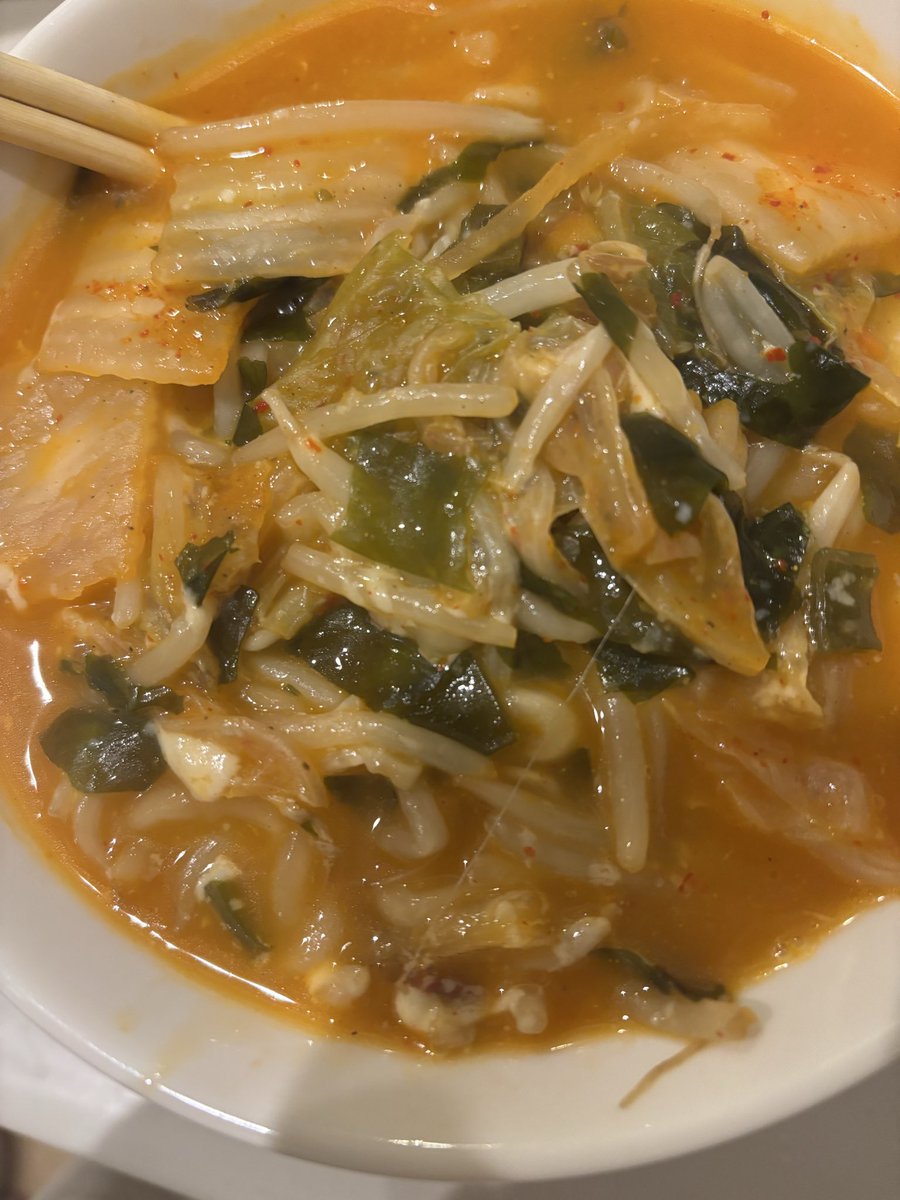 ずーっと食べてる早く寝て