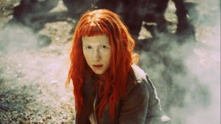 KNUCKLEWH1TE's tweet image. missing her baby bangs like a mf