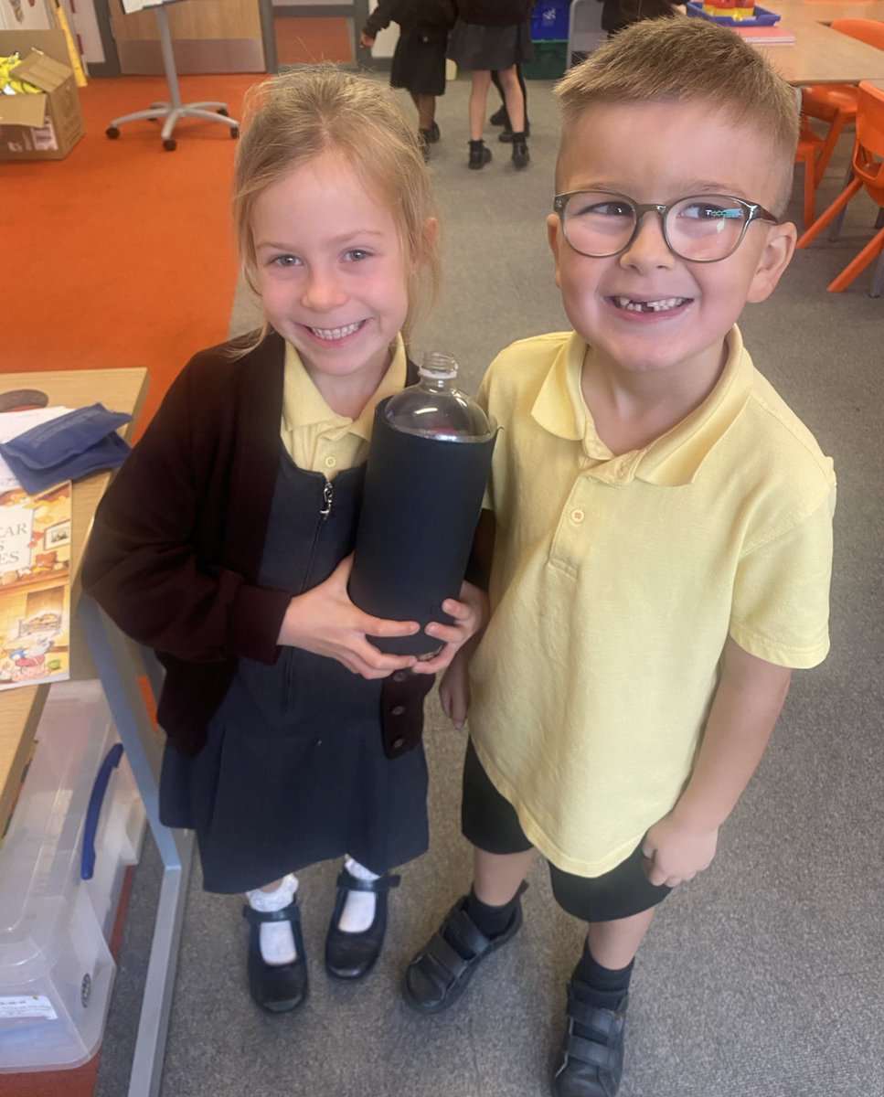 EastfieldPSHull's tweet image. 2MS have been busy creating a wormery this week in Science #epsscience #2MS 🪱