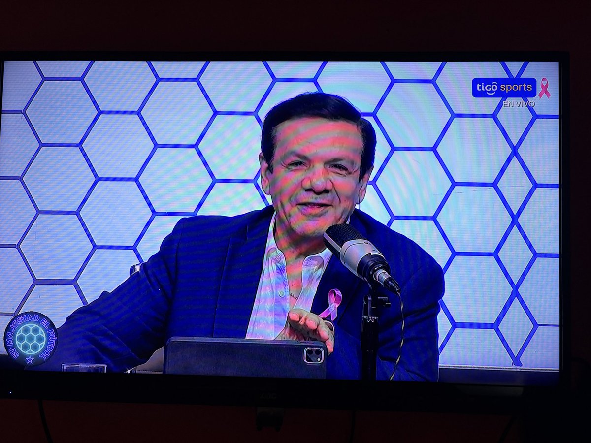 laureenradio's tweet photo. @TigoSportsPY #SuMajestadElFutbol 
Quisiera ir con mi hijo al Superclasico.

Los vemos de Cnel. Oviedo 🙌🏻 https://t.co/2gSRA6cGSK