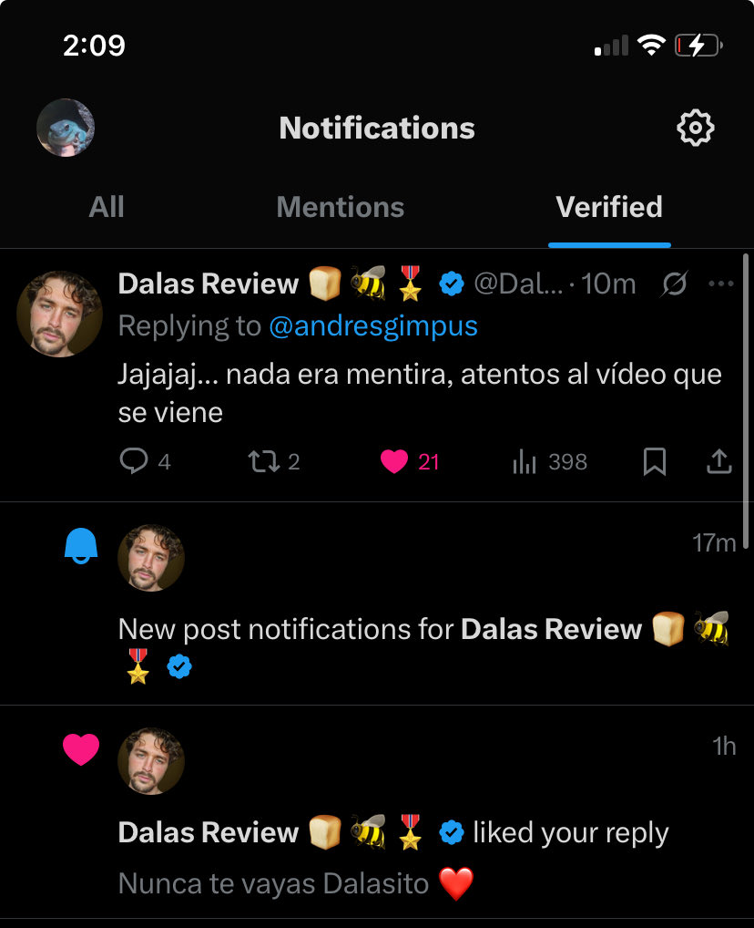 Eeeeh, dos interacciones con <a href="/DalasReview/">Dalas Review 🍞🐝🎖</a> en un día! Qué es esto? Navidad? Jajaja 🫶