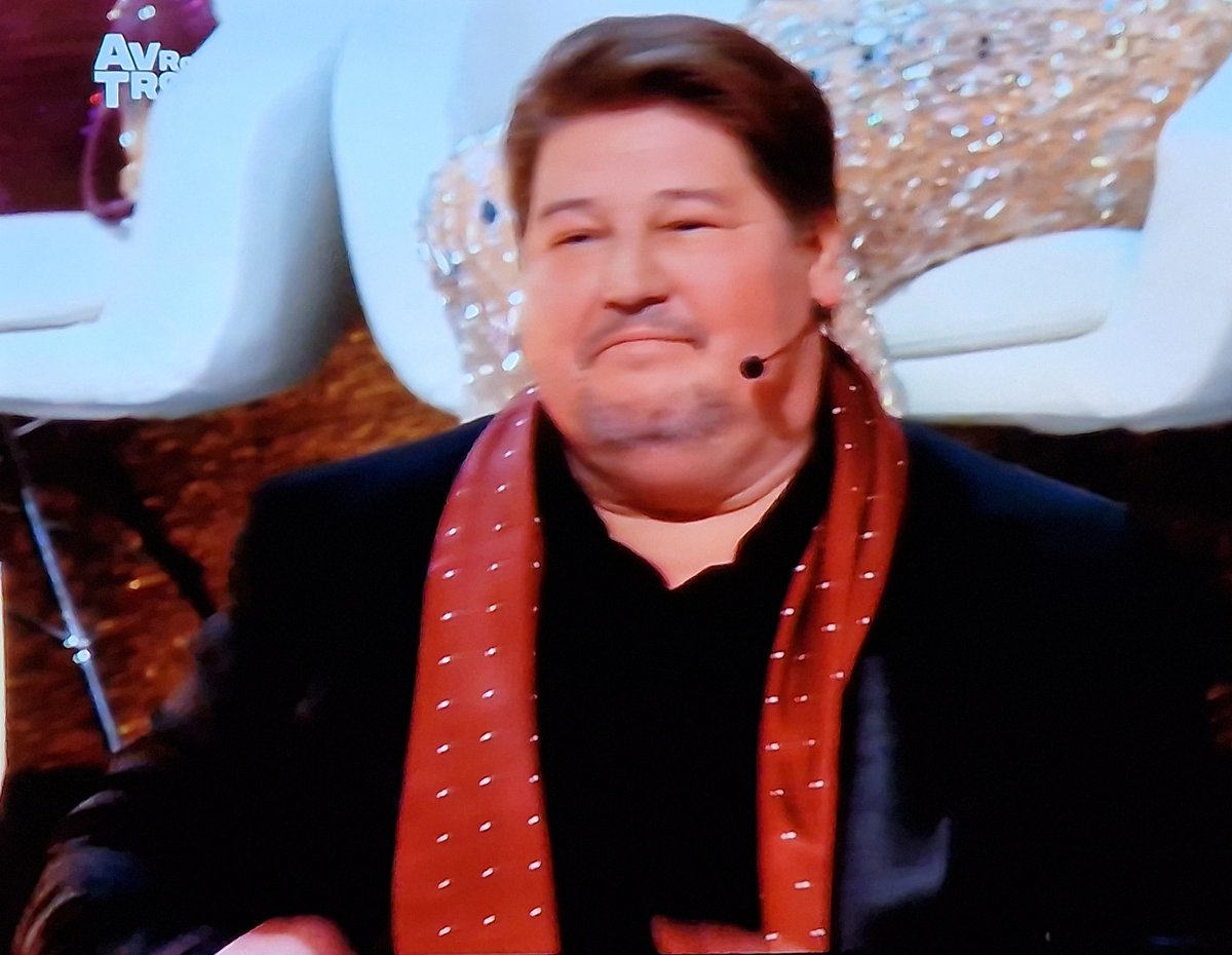 zijopnr11's tweet image. De gouden echte #Televizierring 2025 kan wel overgeslagen worden... 

Winnaar van de avond Martijn Krabbé 
🥁 ready to rumble 🥁 

#martijnkrabbe