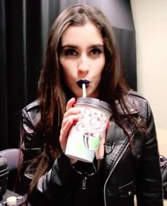 femalexrage's tweet photo. sinto muito pop coven mas ela nasceu pra isso https://t.co/Y25m514Odj