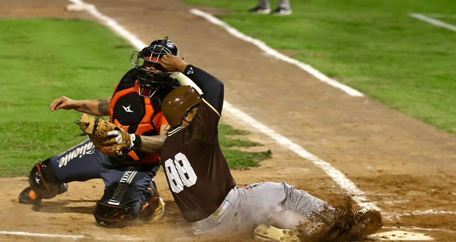 Octubre el mes más beisbolero;
Dodgers con pitcheo, Marineros por bateo;
Inició LAMP, nadie juzgue por las vísperas;
Sobresale que aparezcan mexicanos nativos;
Hay cupo para extranjeros.. con medida.
LOS AROMAS BEISBOLEROS DE OCTUBRE
elrinconbeisbolero.com/2025/10/16/los…