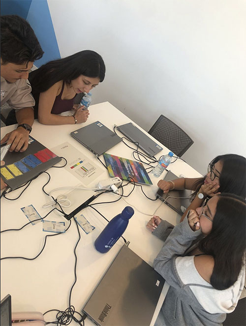 Aprenentatge pràctic: Taller de l’Escola del Consum. Eines pràctiques per afrontar el futur financer i professional. Més info: agora.xtec.cat/ilb/general/ap…

#Consorci #Educació #PortBarcelona #connectedtochange #consum #logística #InstitutdeLogísticadeBarcelona