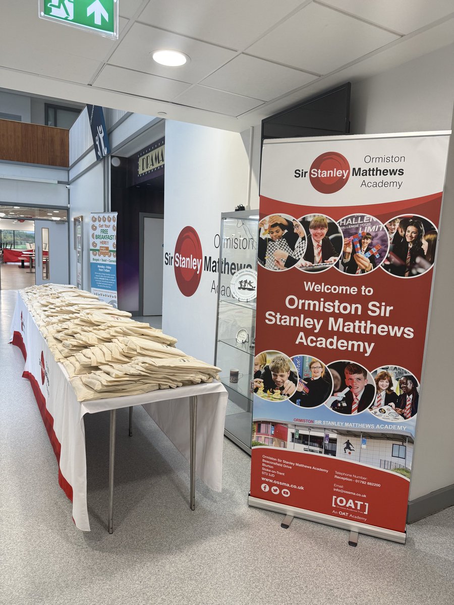 Danihus's tweet photo. ⭐️All ready for OSSMAed tomorrow! 🌟

A day of CPD focused on warmth and deescalation strategies- inspired by the format of ResearchED!

Tote bags! ✅ 
sessions checked ✅ 
Keynote speakers booked @tombennett71✅
programmes finished and printed ✅

It’s going to be a great day https://t.co/5ZuHKx1AHU