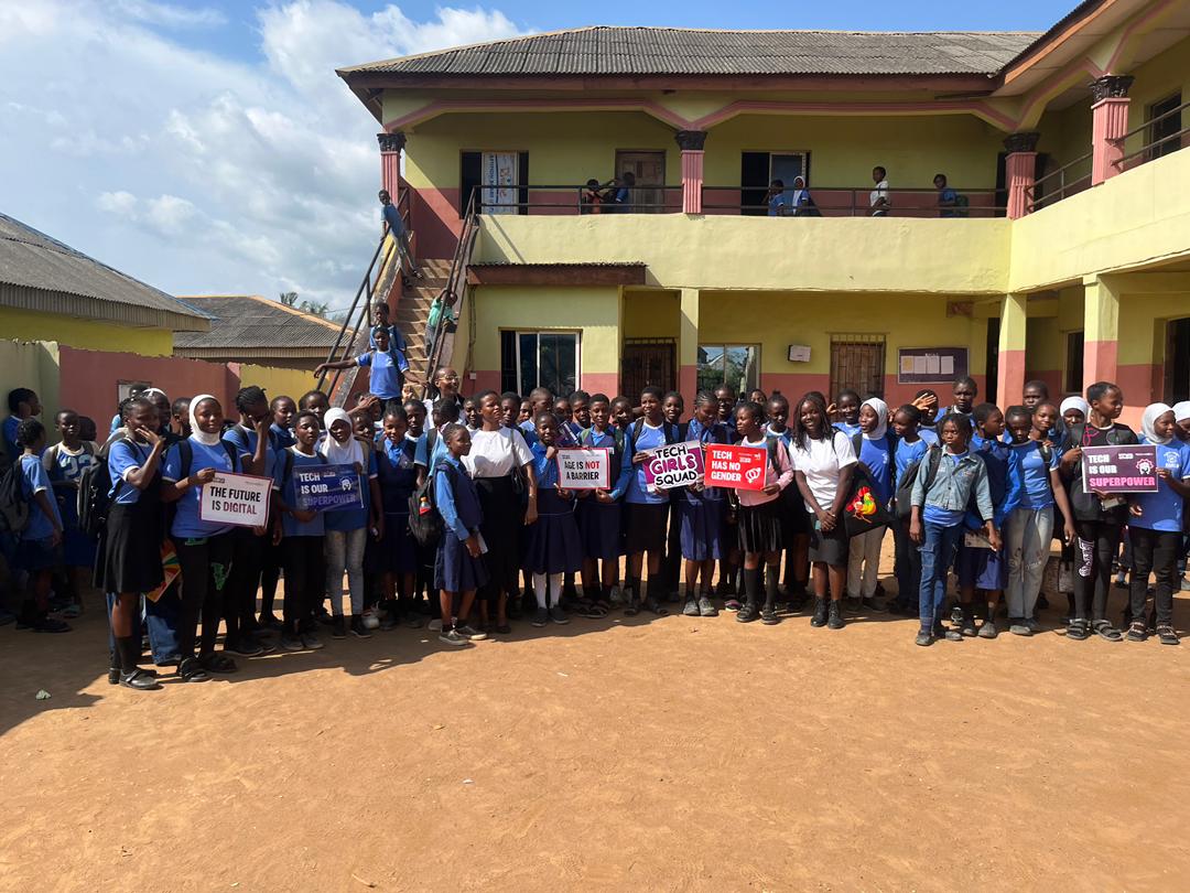 AdemilolaFavour's tweet photo. Today was an unforgettable day! 
Mary reached out to me last week about Tech4Dev outreach, creating awareness and spur the interest of young girls to take up careers in Science, Technology, Engineering and Mathematics (STEM) and I'm so glad I got involved.
#TechGirlsDrive https://t.co/HbXQWnyihZ