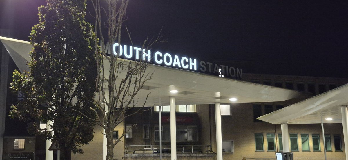 PlymouthChaz's tweet image. Welcome to OUTH COACH. @DestinationPlym @visitplymouth @PlyCoachStation @plymouthcc is the budget that bad they can&apos;t sort out the lighting. #really #sortitout 🙏