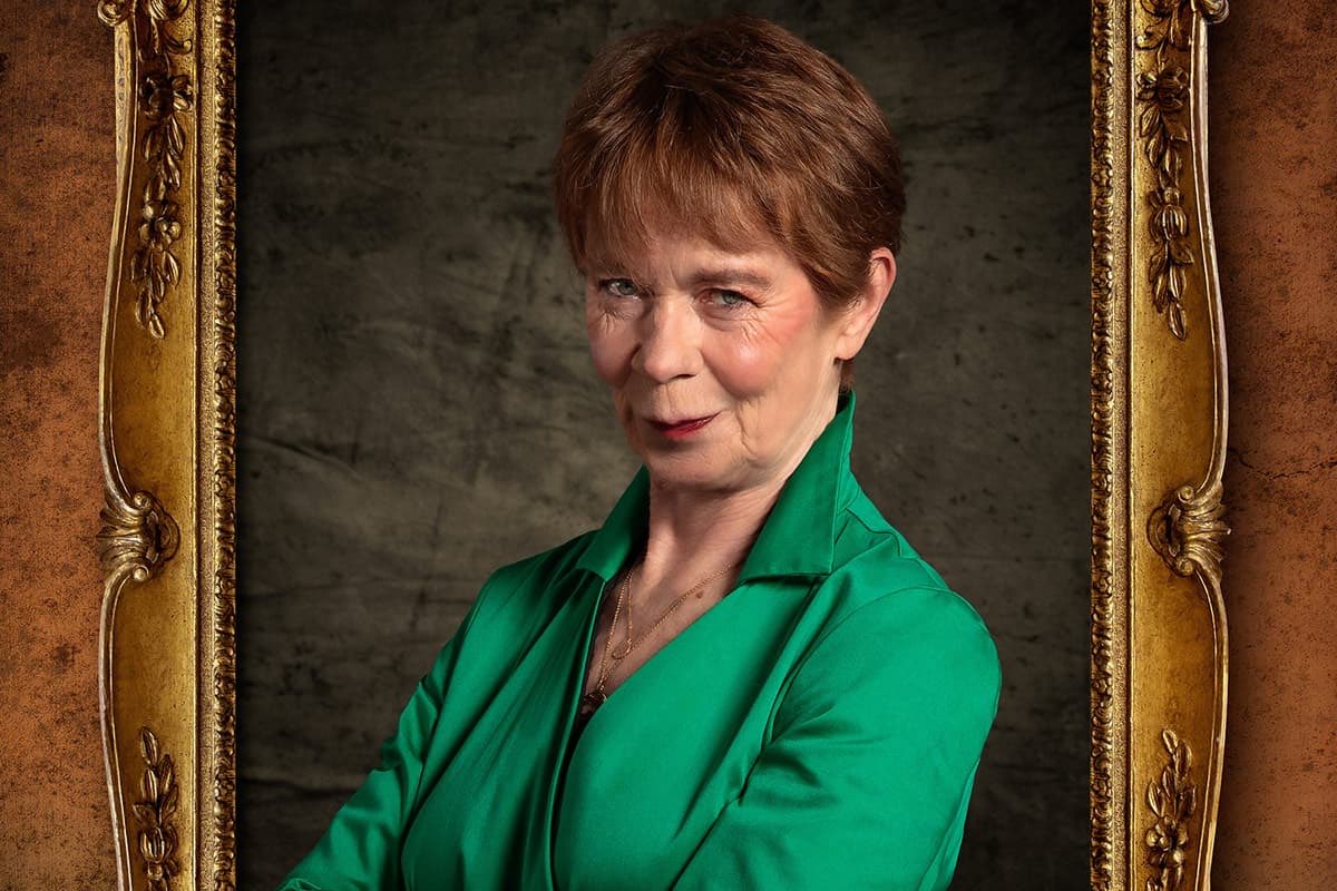 Just give her all of the awards. BAFTAs, Oscars, Tony’s, the lot. Immediately. 

#CelebrityTraitors