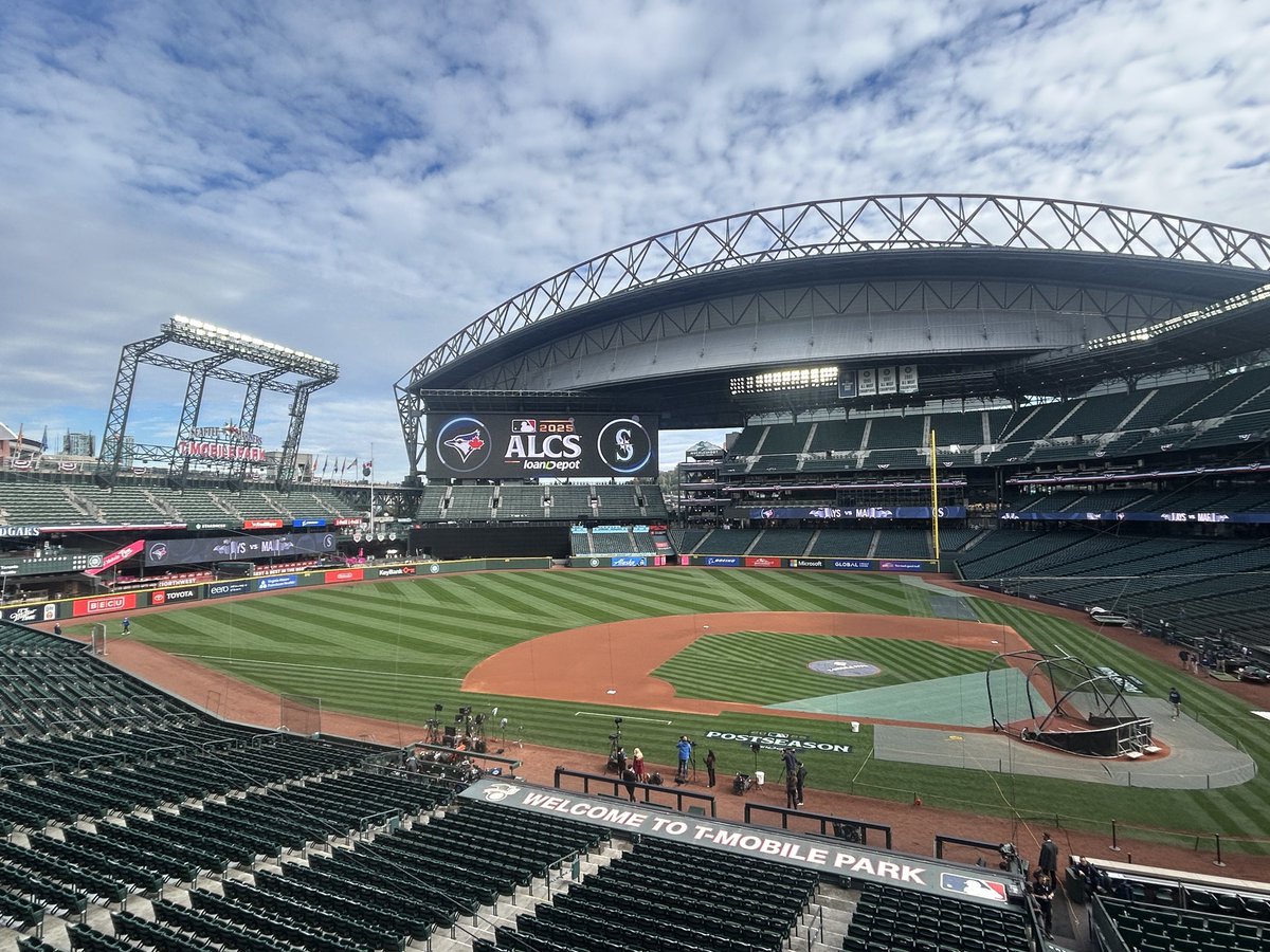Another great day in Seattle for Game 4 of ALCS ⚾️