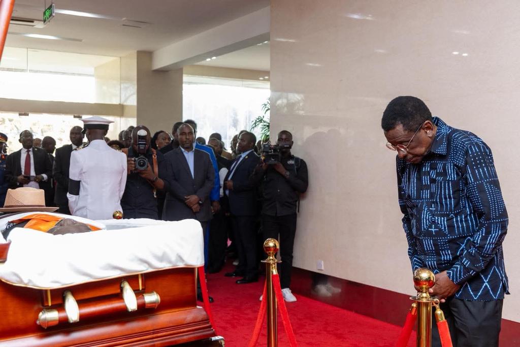 orengo_james's tweet image. It is well, Jakom!
A statesman. A visionary. A tireless defender of democracy and justice.
Your legacy is etched in the soul of our nation, unshaken, unmatched, and eternal.
#RailaOdinga #BabaTheEnigma