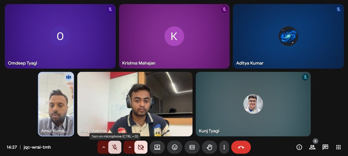 AdIg0YAL's tweet image. Grateful for amazing mentors like Divy Sharma and Amul Kumar Sahu — their guidance has truly shaped our journey! 💫 #sft_india_2025