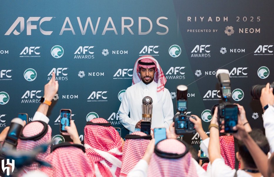 AbuOmar_FCB's tweet image. ياساتر الصورة.. اقسم بالله توب اجمل صور شفتها للأسطورة سالم بمسيرته الكروية🥶🥶🥶💙