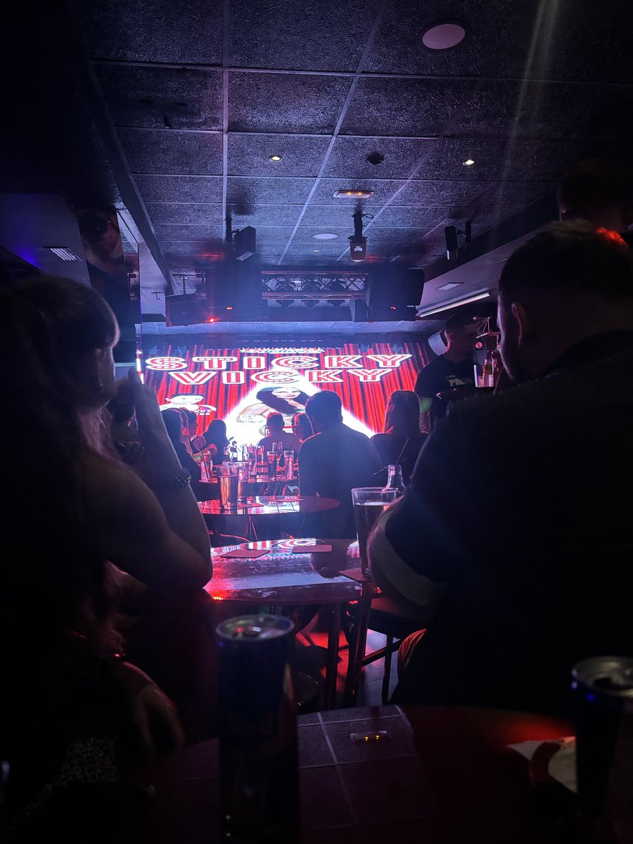 dl0707x's tweet photo. Sticky Vicky show tonight! The things she pulls out of there from lights to razors wtf😂
#Benidorm #stickyvicky #holiday https://t.co/Nu02Q1F2w3