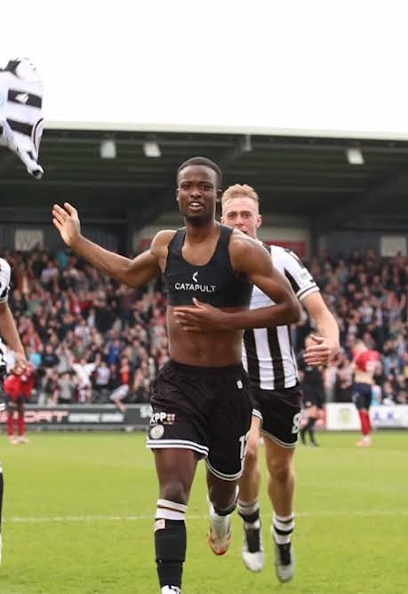 <a href="/BACMatthew/">Matthew</a> Two of our Irish lads celebrating a goal for St Mirren last season. Roland Idowu and Killian Phillips. Both Irish born, both speak with with strong Irish accents, both have proudly represented the Irish national team. 

Both. Truly. Irish.