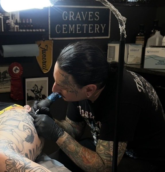 Hurt Angle (@tonguesofhelll) on Twitter photo 