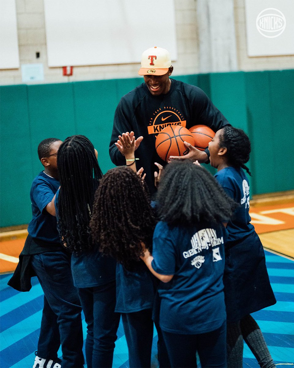 a time was HAD with @TallT_23 at MSG’s Hispanic Heritage community event 🙌 