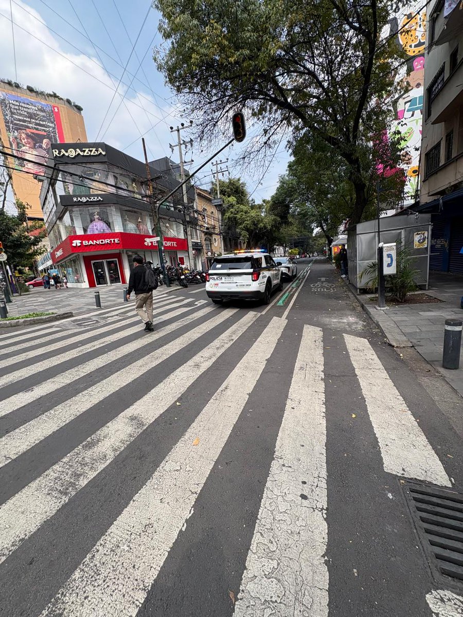 Asalto en la CDMX.

Al menos cuatro sujetos escaparon con más de 300 mil pesos robados en joyería y otros artículos de una casa de empeño de Avenida Insurgentes y Durango en la colonia Roma Norte.

Más en lopezdoriga.com
