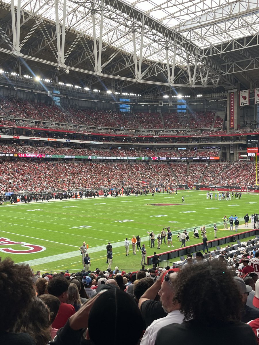 _anileccc's tweet photo. 2 tickets for this Sundays game section 136 row 30 parking pass included https://t.co/CIBF2bakv2